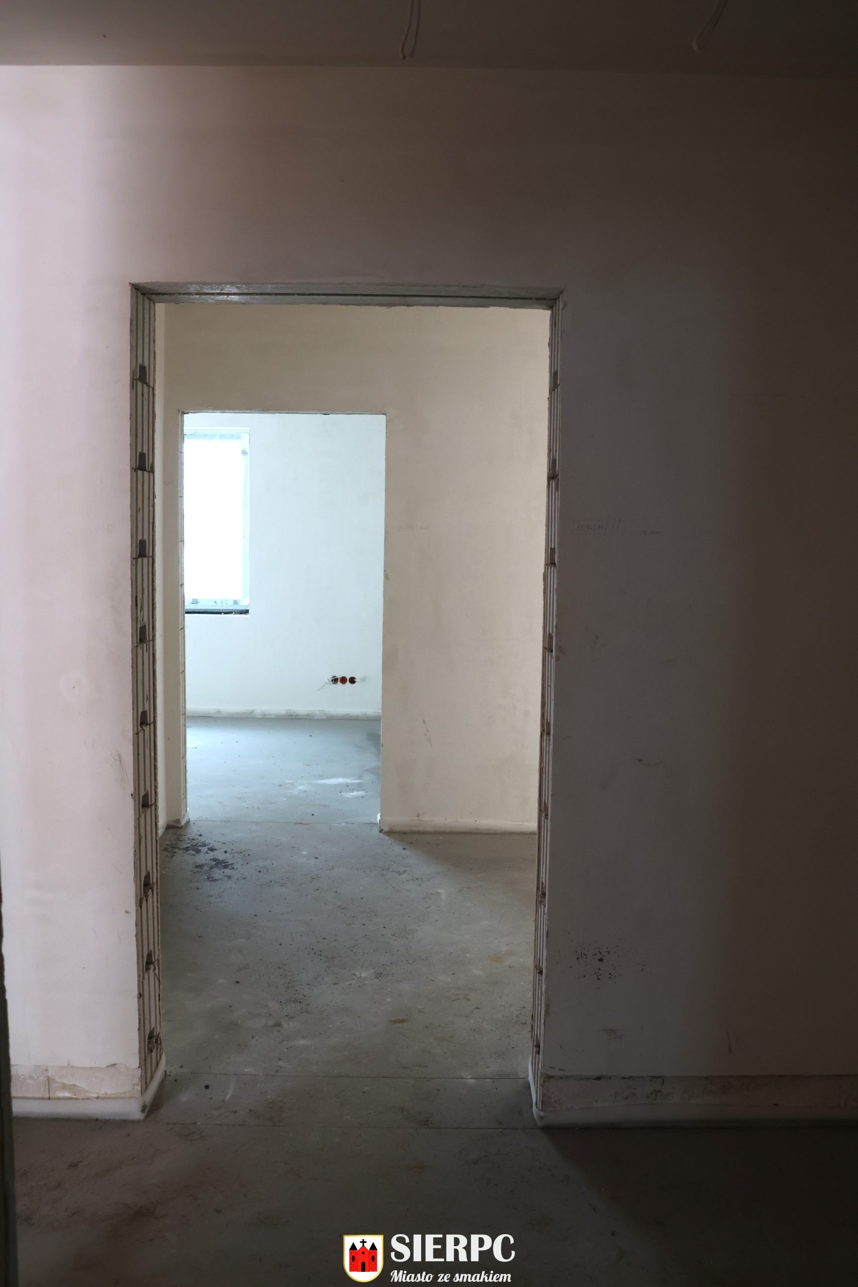 Budowa bloków wielorodzinnych przy ul. Dworcowej w Sierpcu. Zdjęcie z placu budowy.