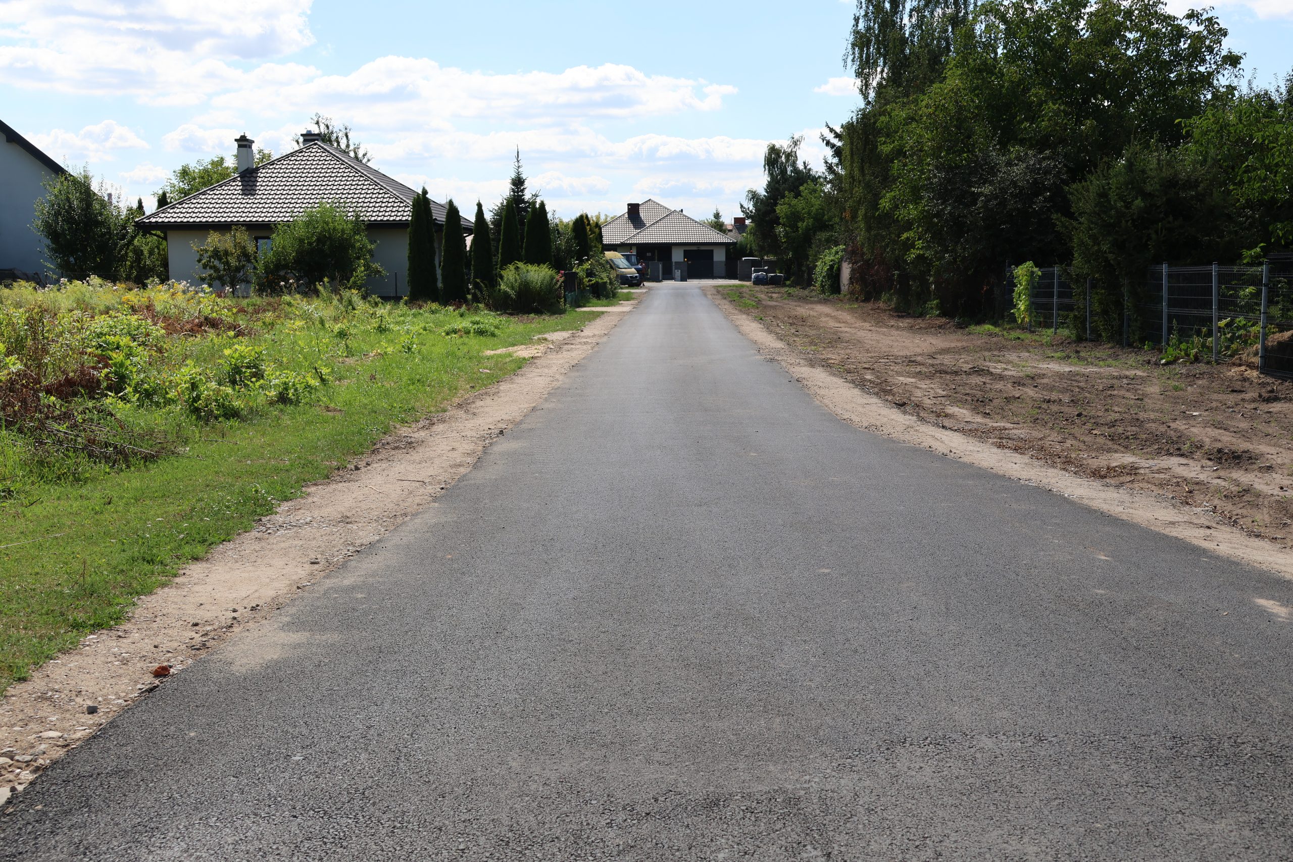 Widok na wyremontowaną ul. Piotra Wysockiego.