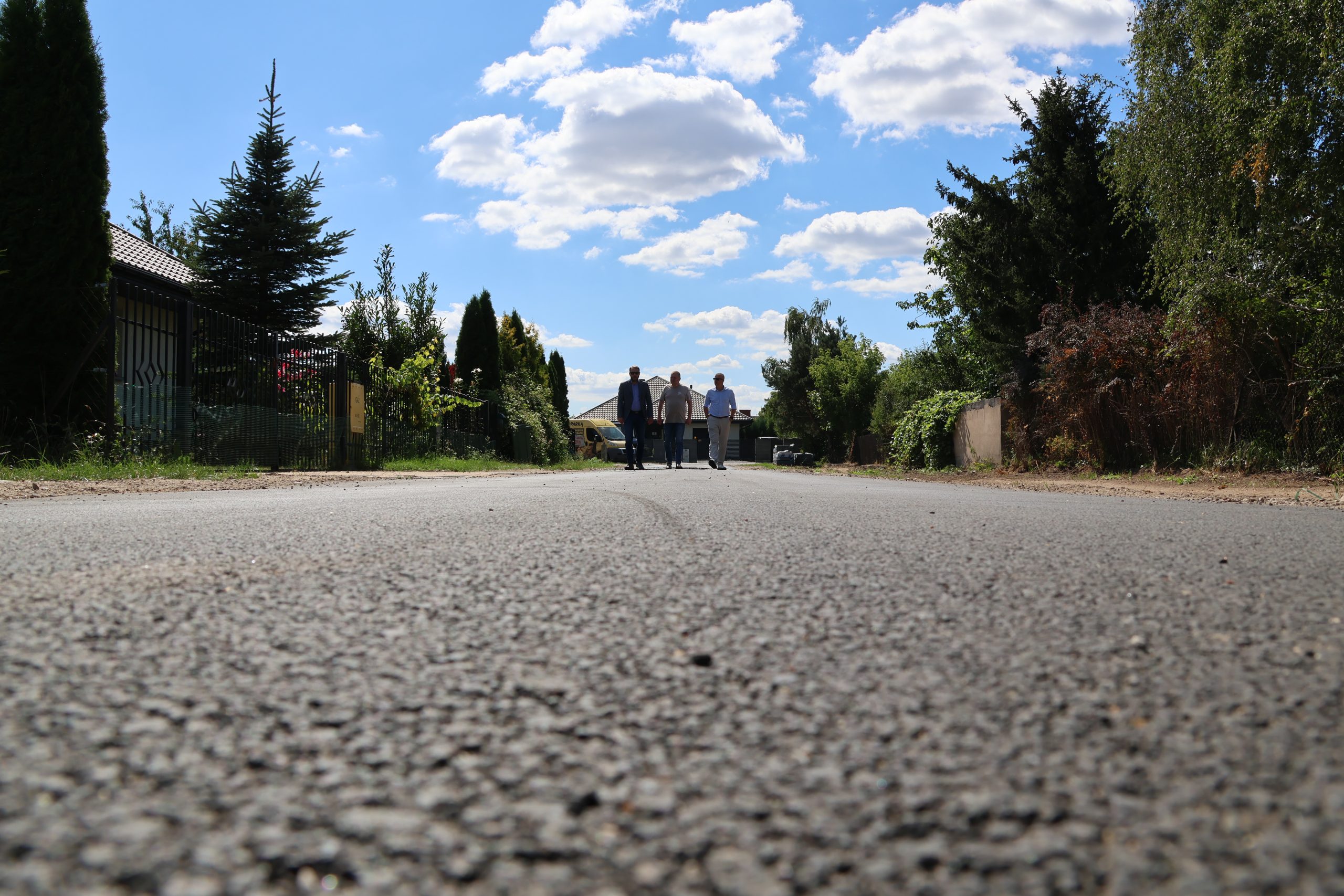 Widok na wyremontowaną ul. Piotra Wysockiego.